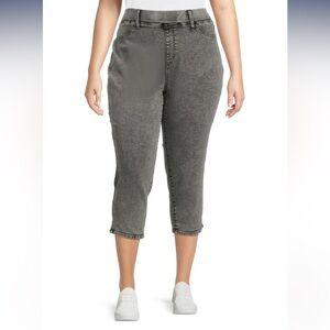 Plus Size Pull-On Capri Jeggings, 23” Inseam